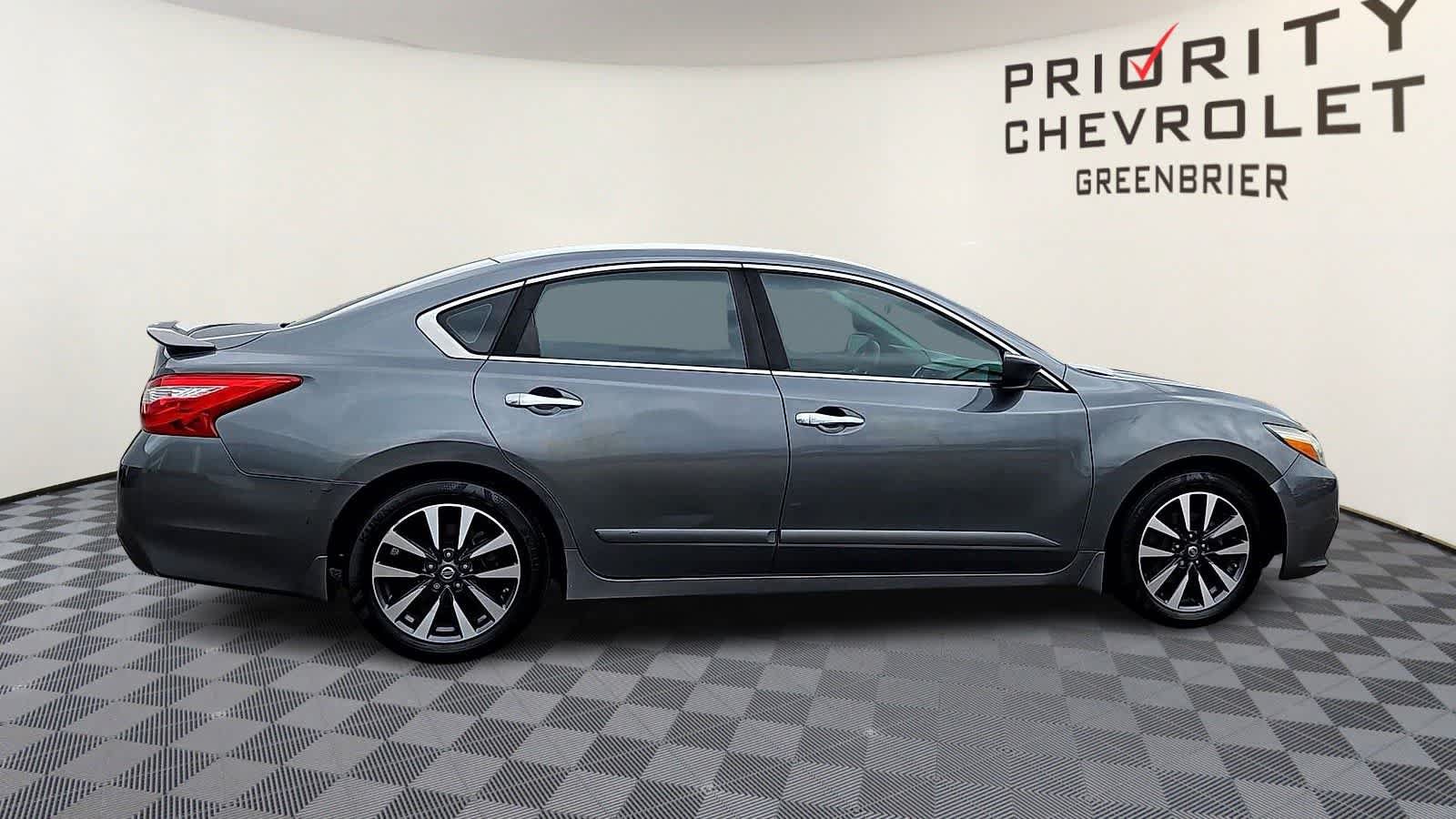 Used 2017 Nissan Altima 2.5 SV FWD image 9