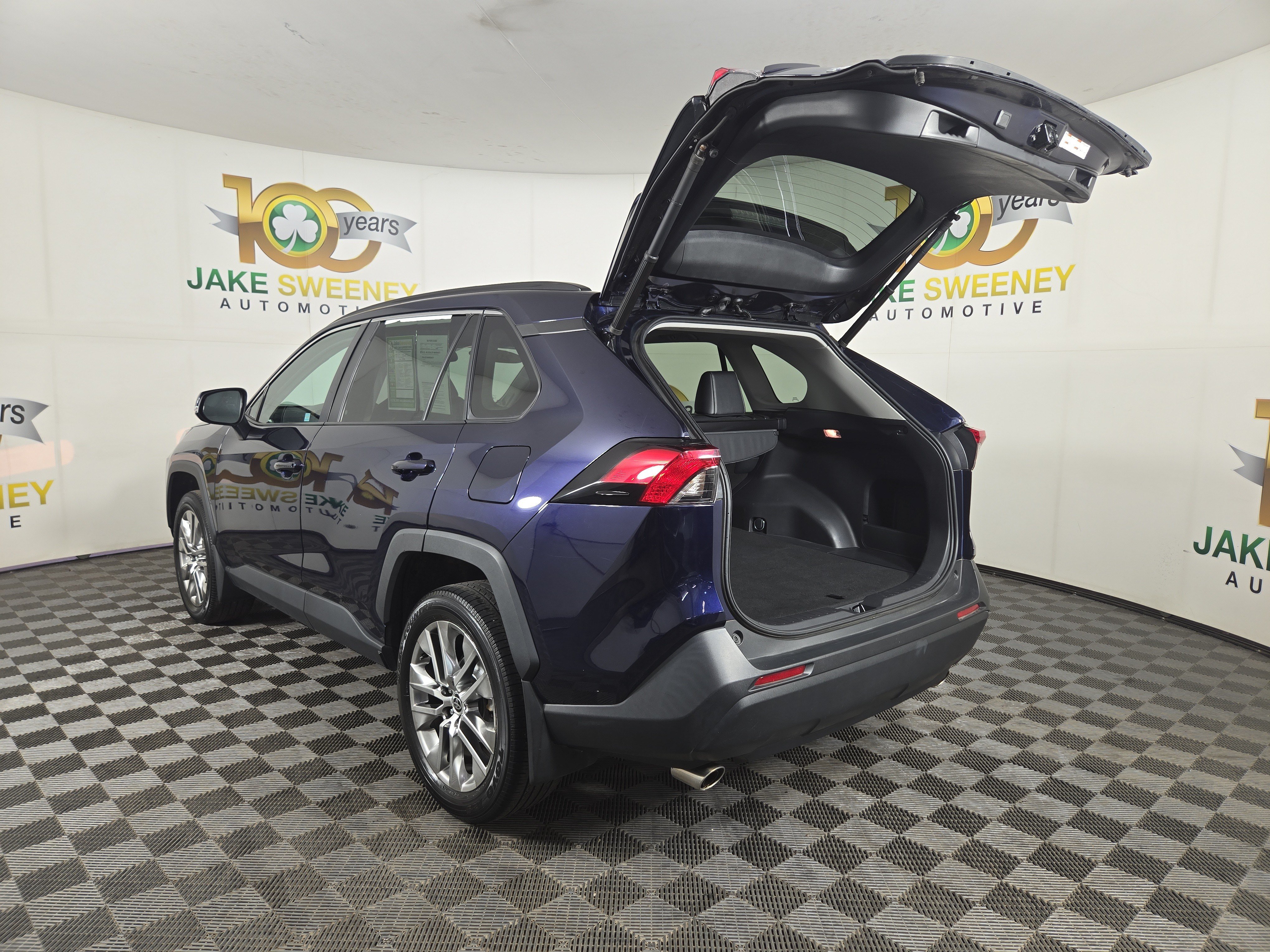 Used 2021 Toyota RAV4 XLE Premium AWD/4WD image 33