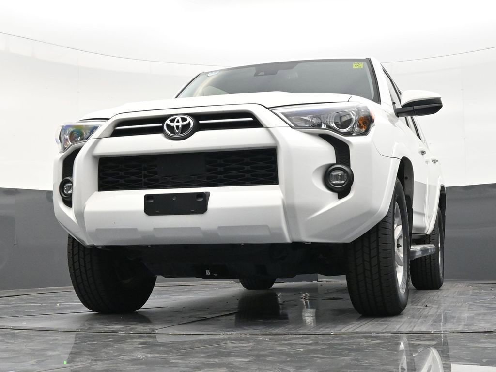 Used 2022 Toyota 4Runner SR5 RWD image 27