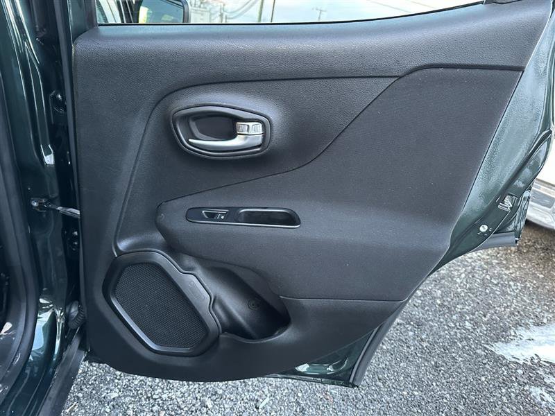 Used 2021 Jeep Renegade Sport image 18