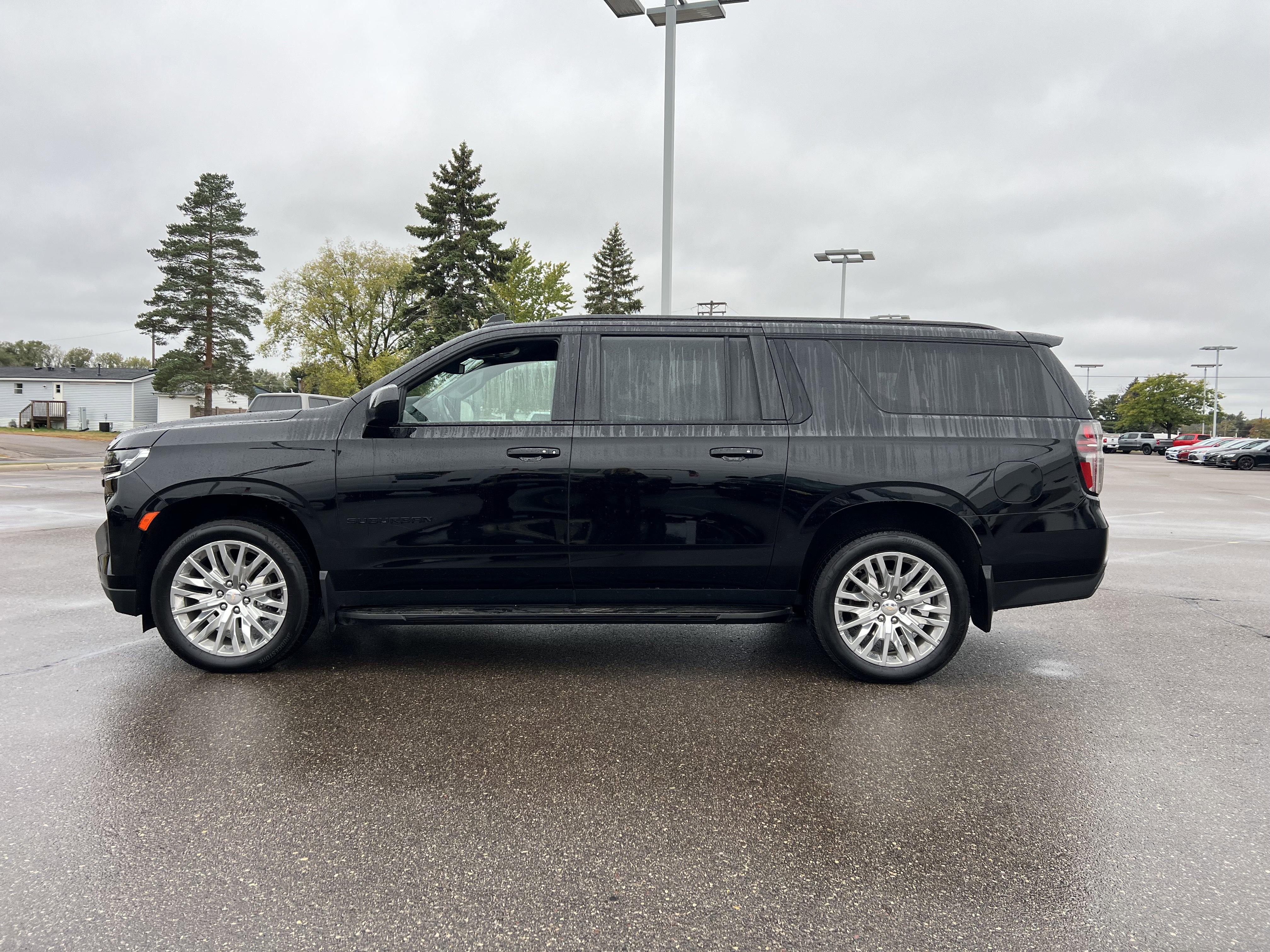 Certified 2023 Chevrolet Suburban RST image 4
