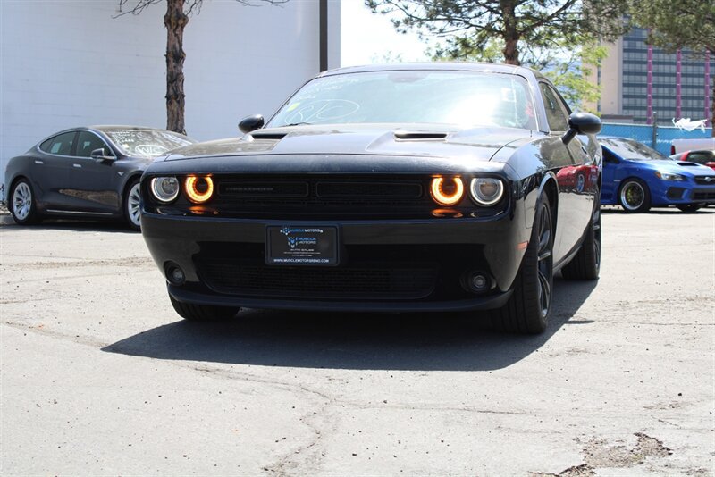 Used 2018 Dodge Challenger SXT w/ Blacktop Package RWD image 3
