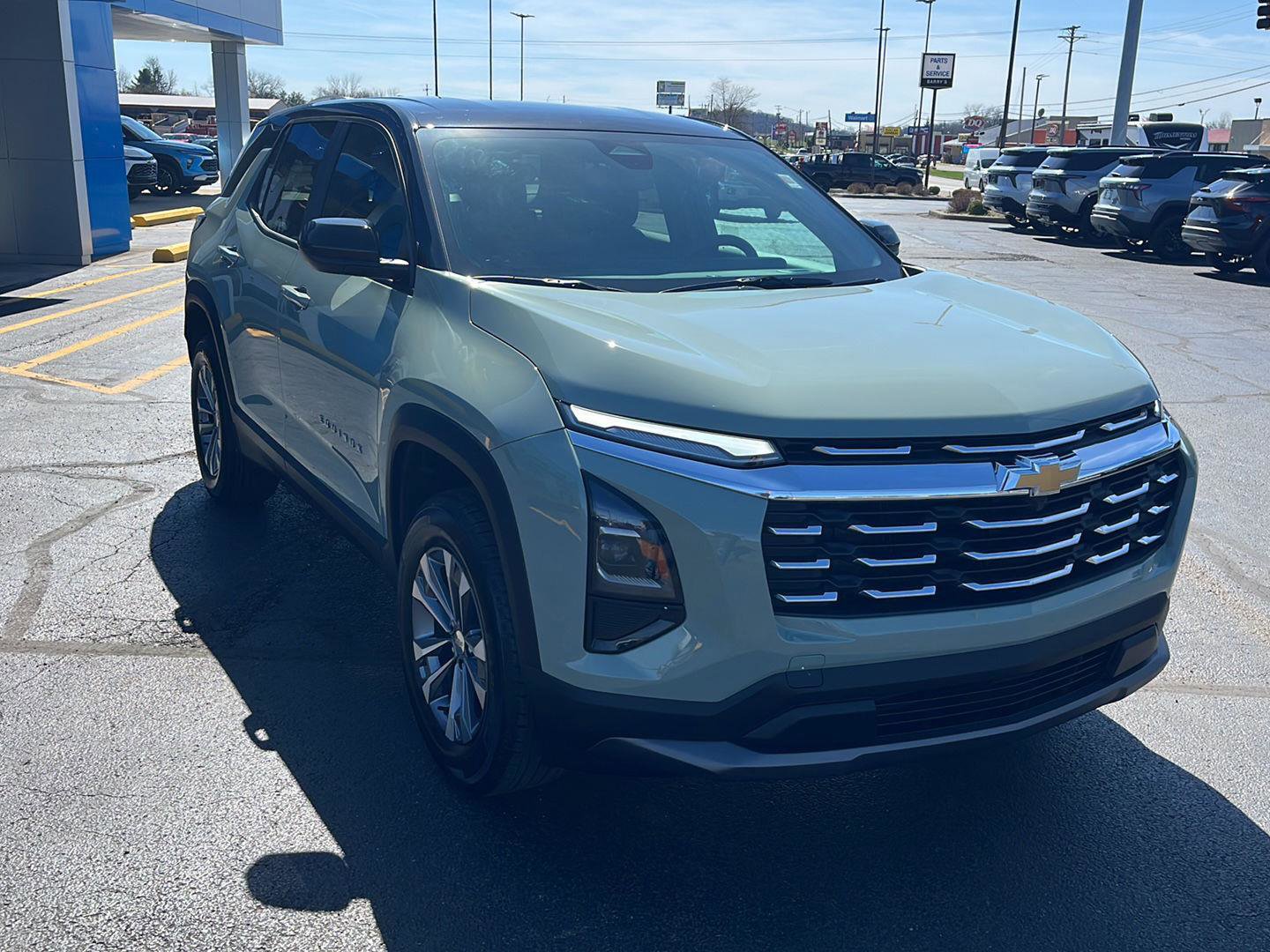 New 2026 Chevrolet Equinox LT w/ Convenience Package II AWD/4WD image 7