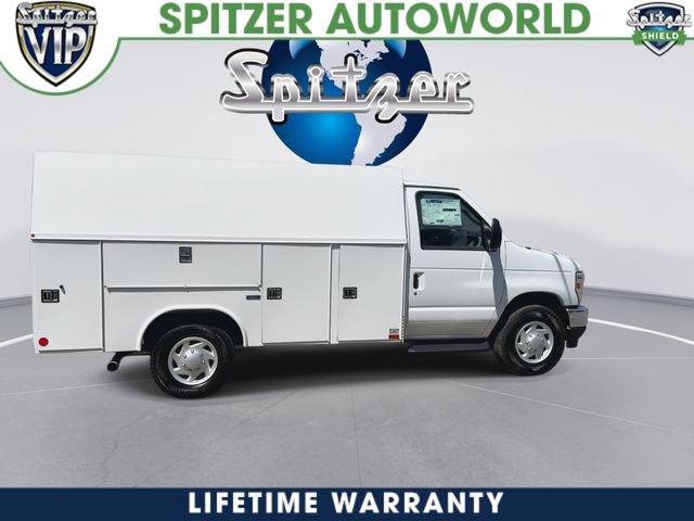 New 2027 Ford E-350 and Econoline 350 Super Duty w/ Interior Upgrade Package RWD image 10