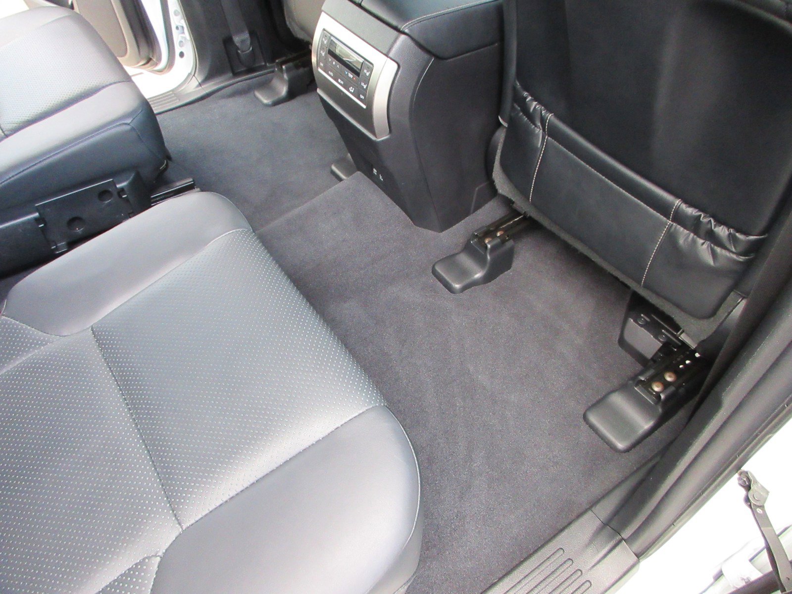 Used 2023 Lexus GX 460 Luxury w/ Sport Design Package AWD/4WD image 22