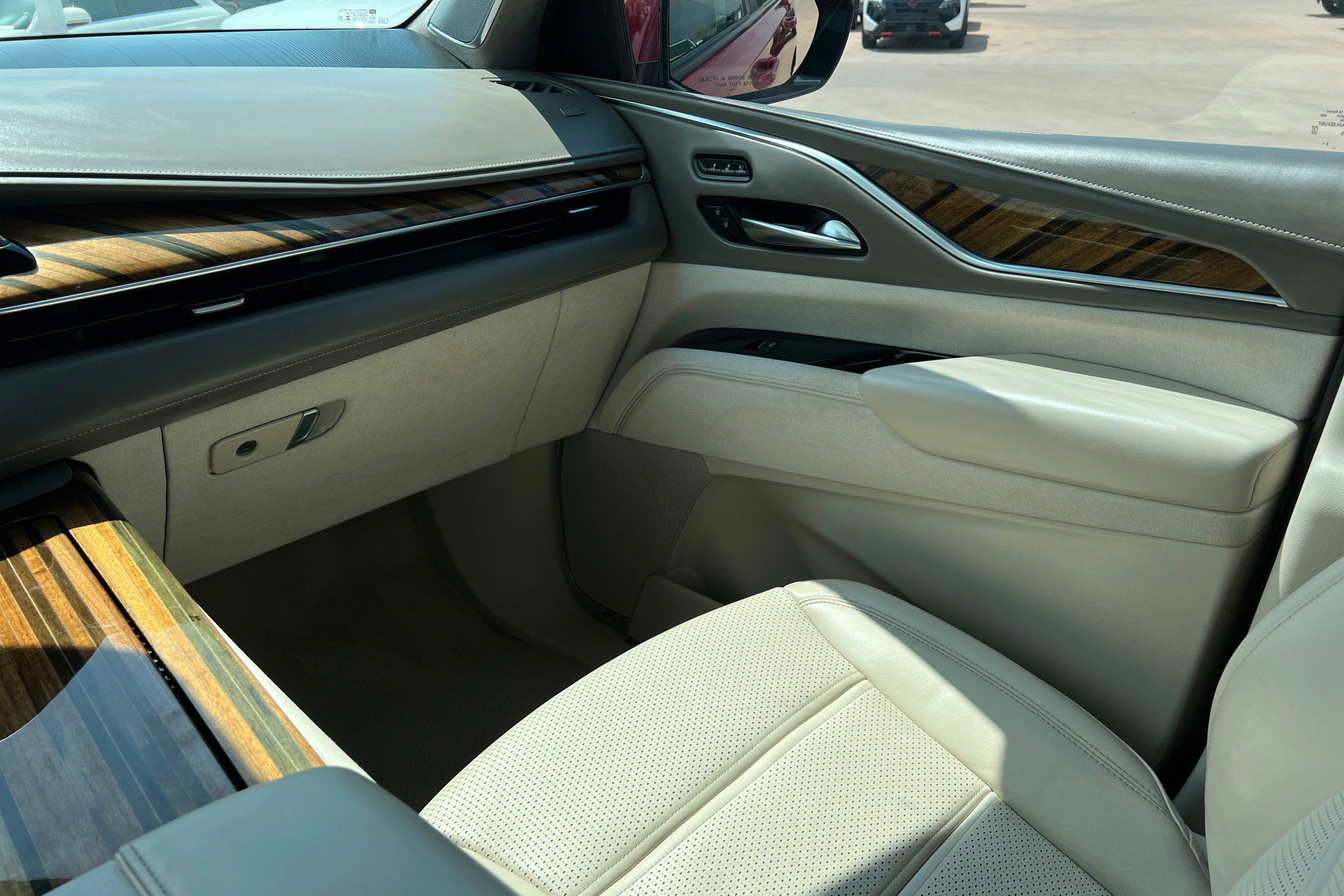 Used 2022 Cadillac Escalade Sport Platinum AWD/4WD image 11