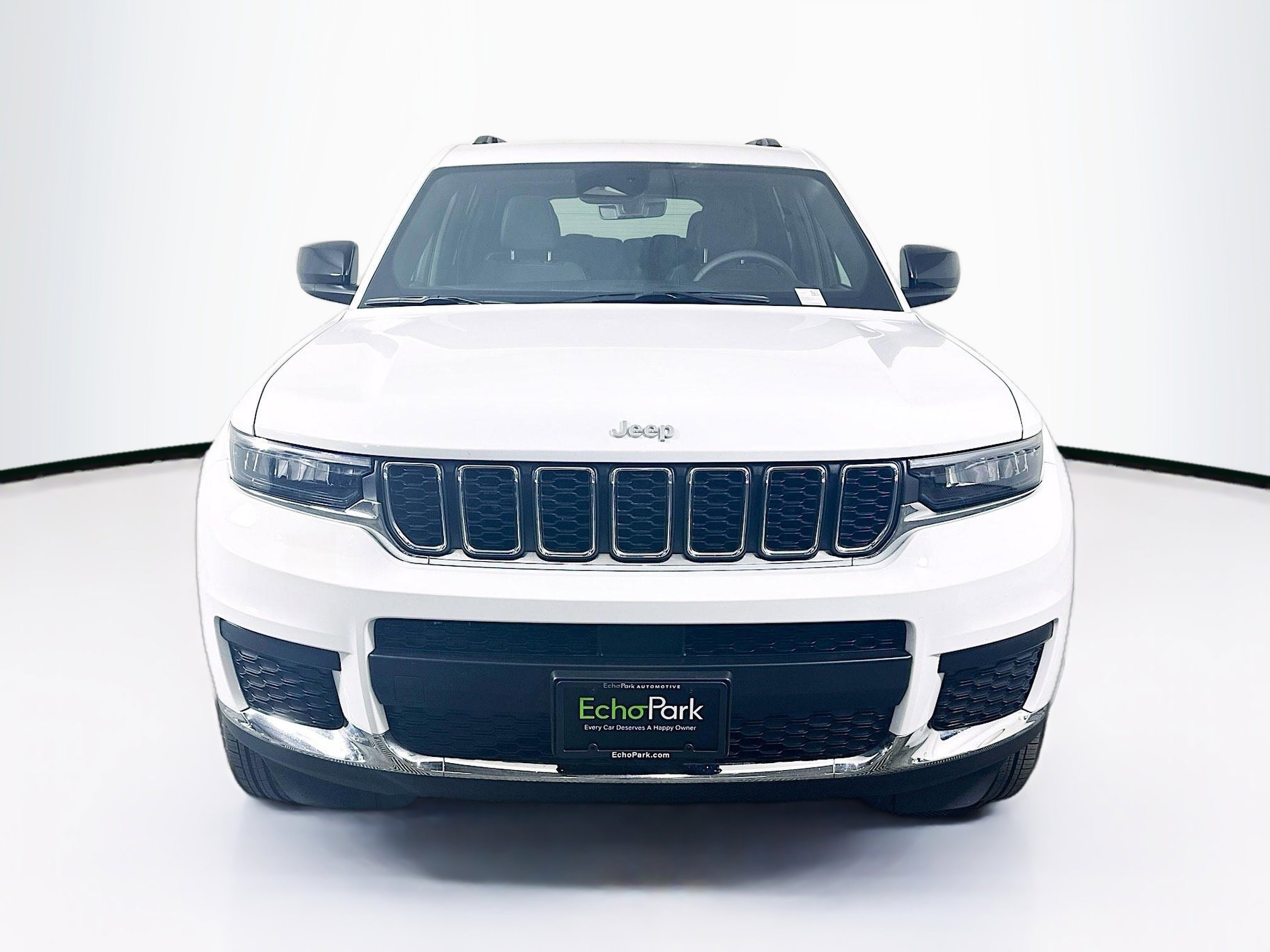 Used 2025 Jeep Grand Cherokee L Laredo image 2