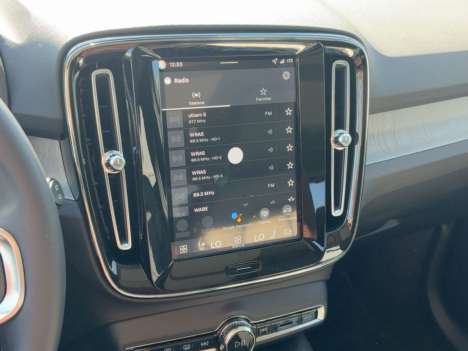 New 2026 Volvo XC40 B5 Core w/ Climate Package image 22