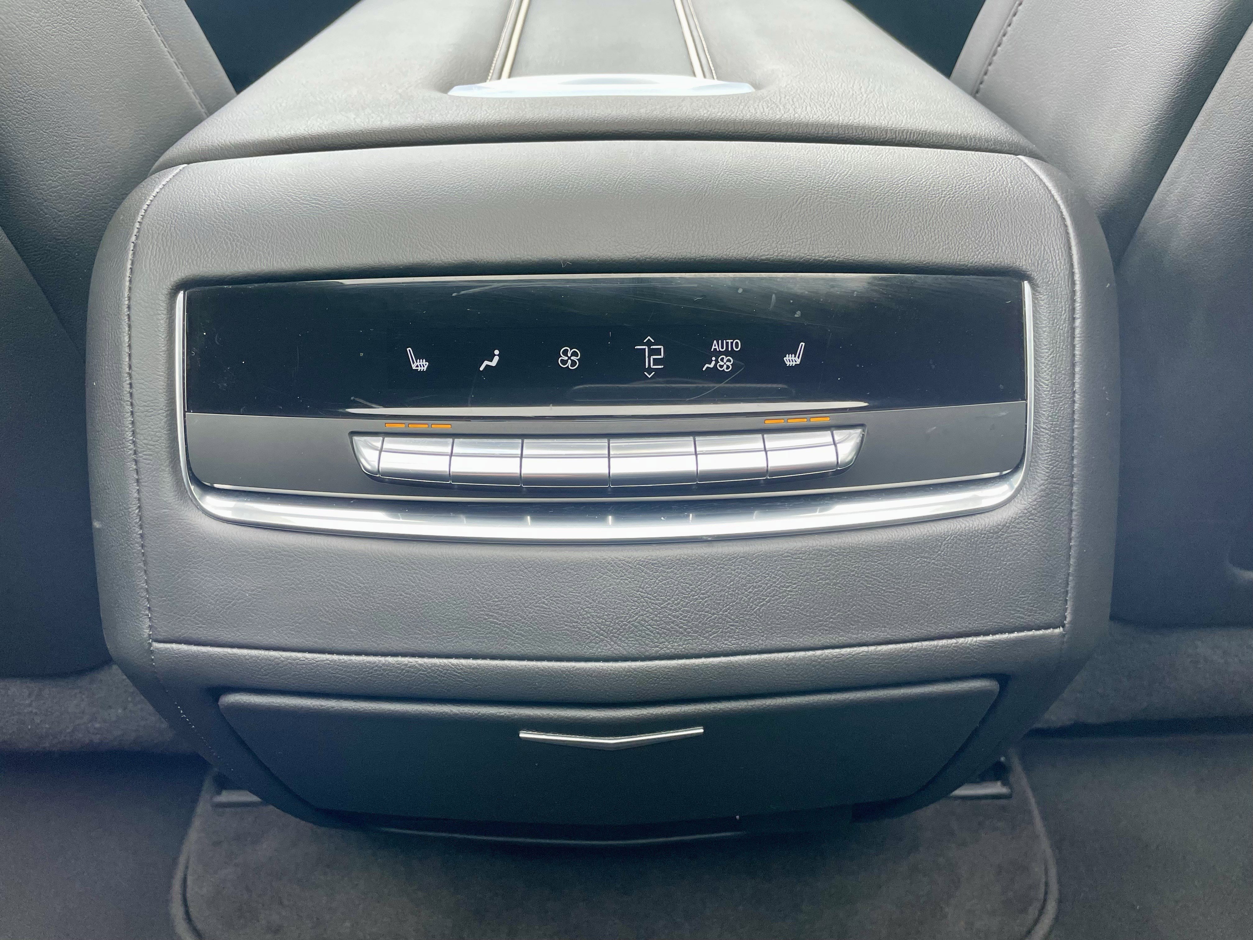 Used 2023 Cadillac Escalade Premium Luxury image 26