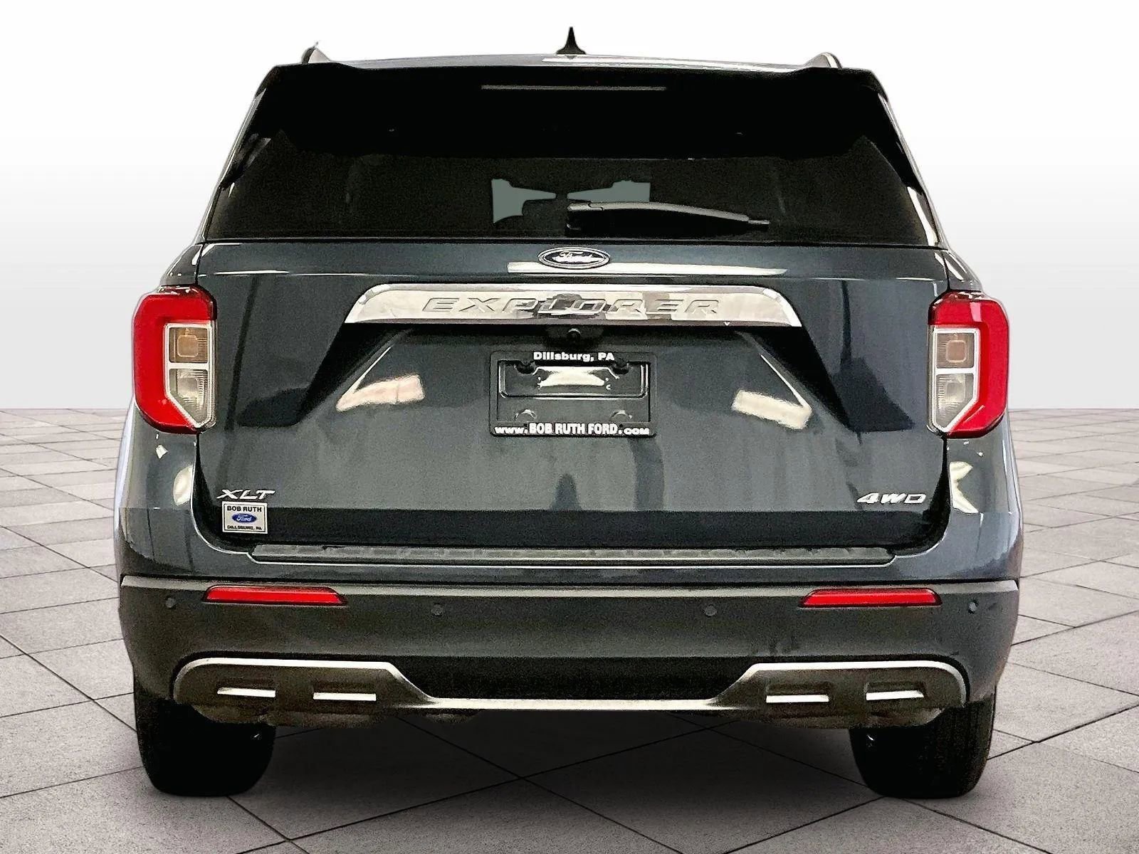 Certified 2022 Ford Explorer XLT w/ Equipment Group 202A AWD/4WD image 4