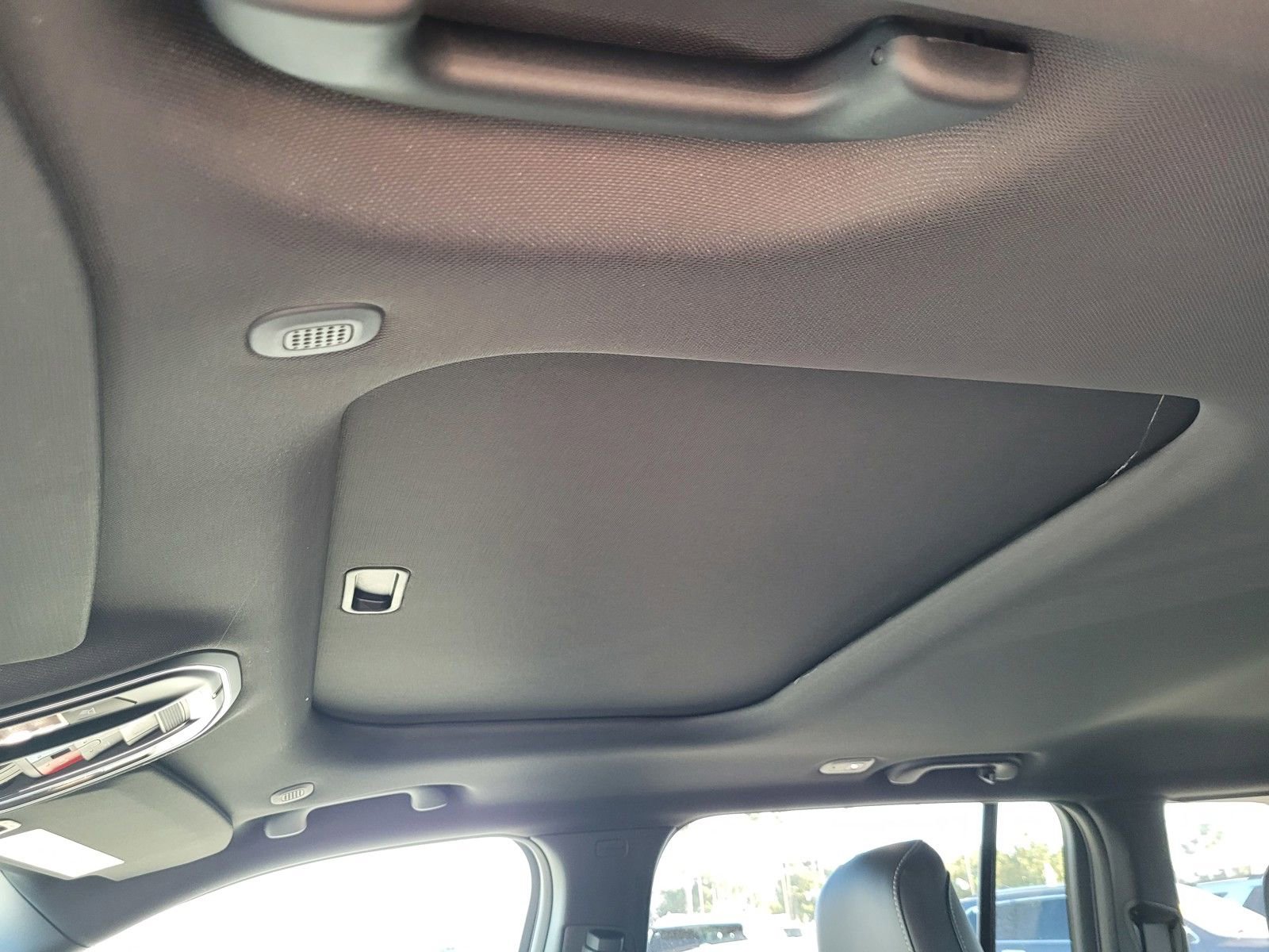 New 2025 Jeep Grand Cherokee Altitude image 14