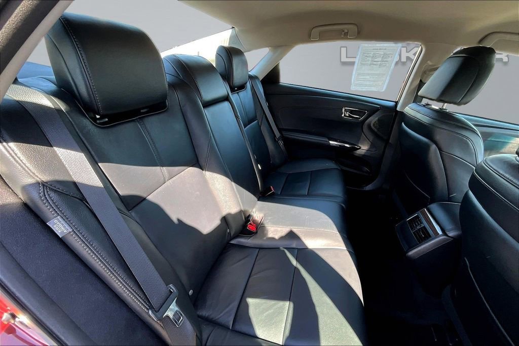 Used 2013 Toyota Avalon XLE image 25