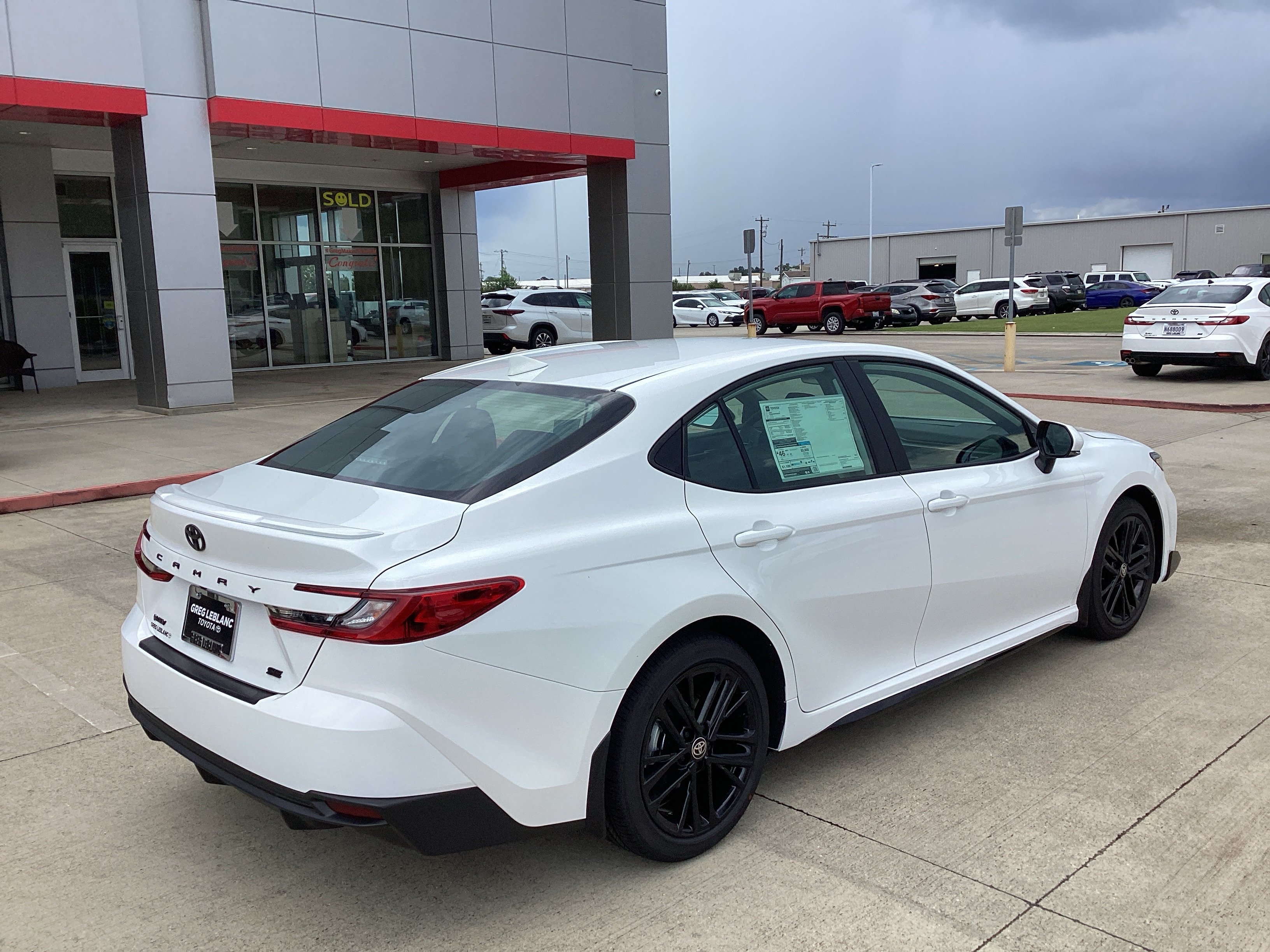 New 2026 Toyota Camry SE w/ Convenience Package FWD image 2