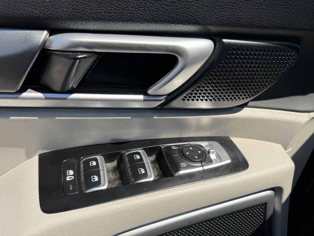 Used 2020 Kia Telluride S w/ S 8 Passenger Seating Package AWD/4WD image 16