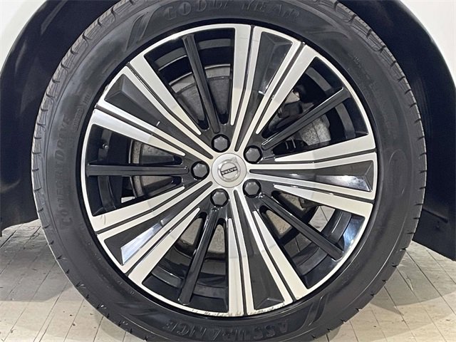 Used 2022 Volvo XC60 T8 Inscription w/ Advanced Package image 16