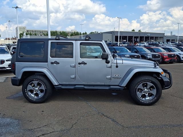 Used 2017 Jeep Wrangler Unlimited Sahara w/ Dual Top Group AWD/4WD image 6