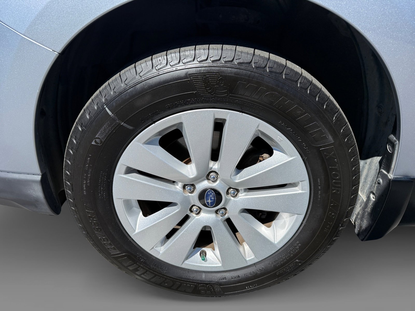 Used 2017 Subaru Outback 2.5i Premium image 9