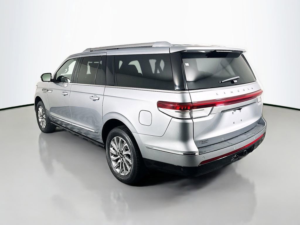 Used 2022 Lincoln Navigator L Standard image 5
