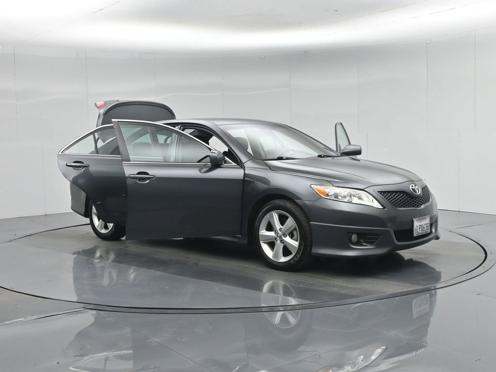Used 2010 Toyota Camry SE image 31