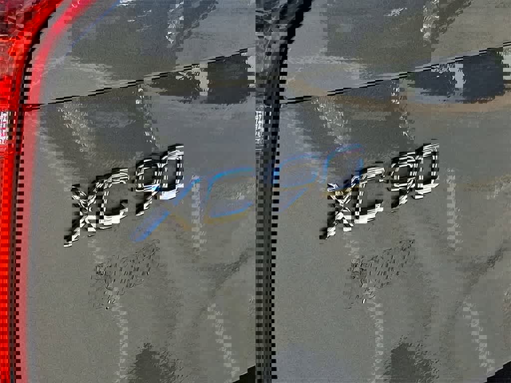 Used 2018 Volvo XC90 T6 Momentum w/ Convenience Package image 30