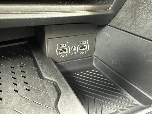 Used 2025 Chrysler Pacifica Limited FWD image 20