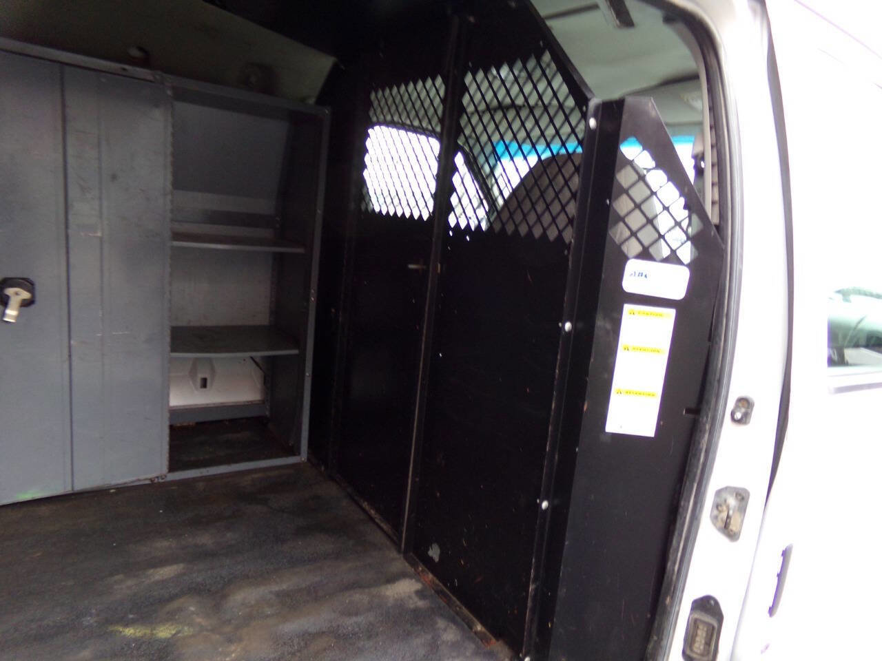 Used 2006 Ford E-250 and Econoline 250 RWD image 13