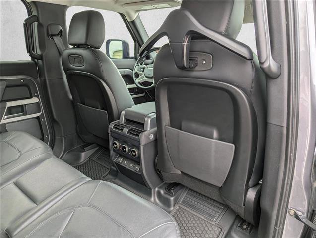 Used 2022 Land Rover Defender 110 S image 28