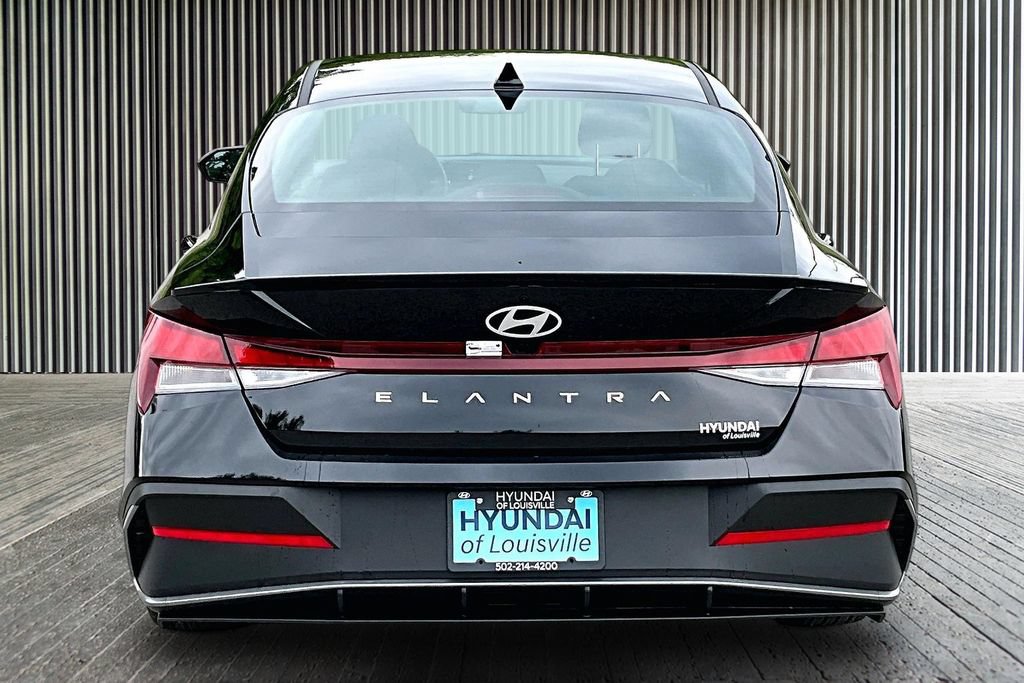 New 2026 Hyundai Elantra SEL Sport FWD image 4