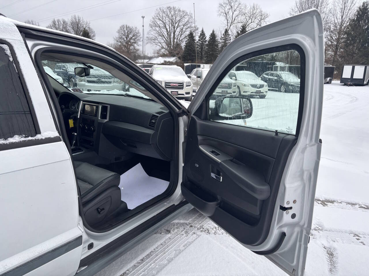 Used 2009 Jeep Grand Cherokee Laredo image 18