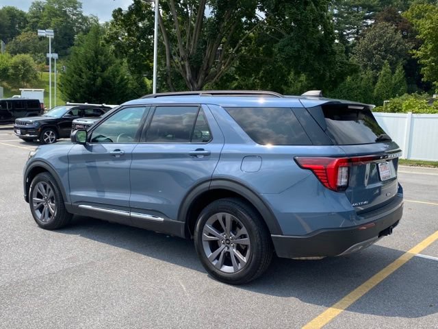 Used 2025 Ford Explorer Active w/ Active Comfort Package AWD/4WD image 3
