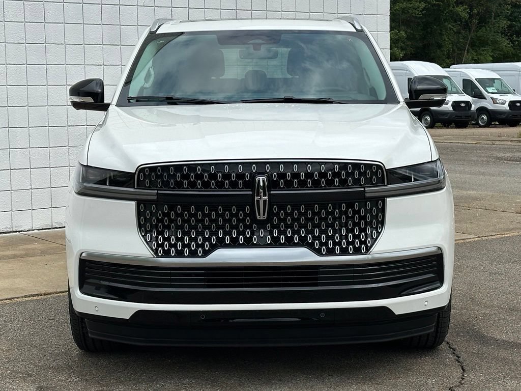 New 2027 Lincoln Navigator Reserve AWD/4WD image 30