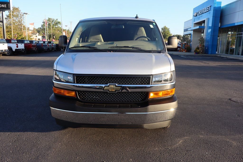 New 2025 Chevrolet Express 3500 w/ Driver Convenience Package RWD image 20
