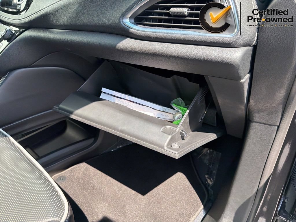 Certified 2023 Chrysler Pacifica Limited w/ Uconnect Theater Family Group AWD/4WD image 50