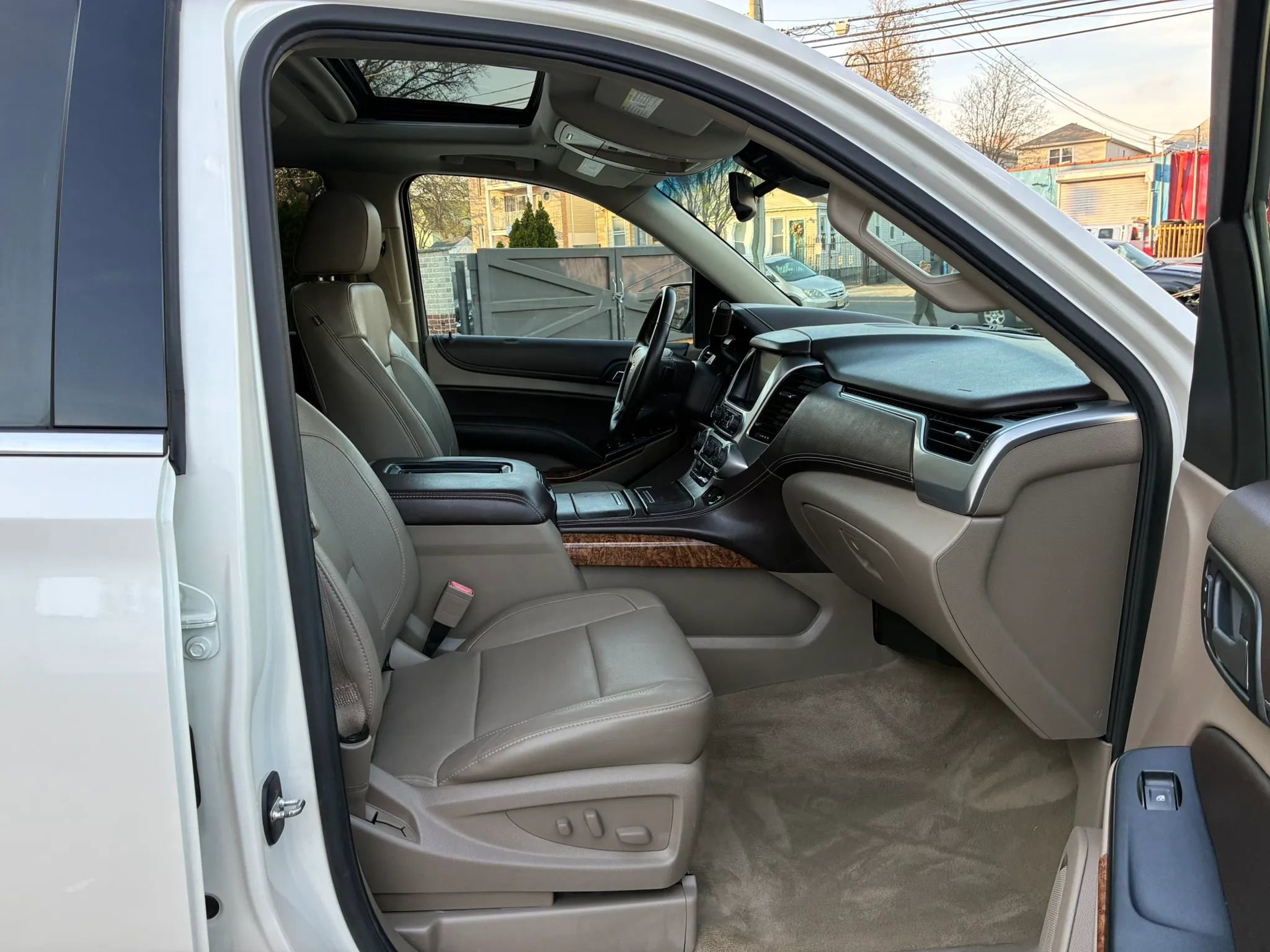 Used 2015 Chevrolet Tahoe LTZ image 16