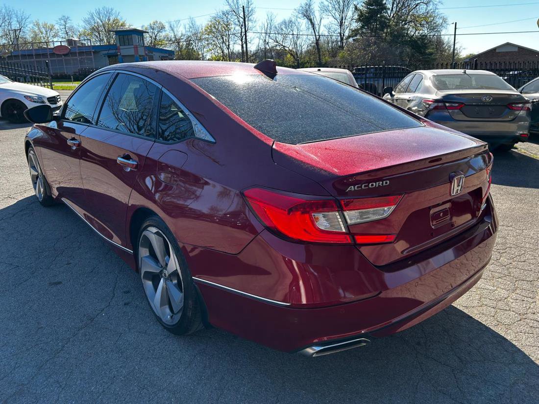 Used 2018 Honda Accord Touring image 7