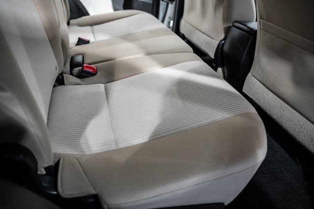 Used 2015 Toyota RAV4 XLE image 30