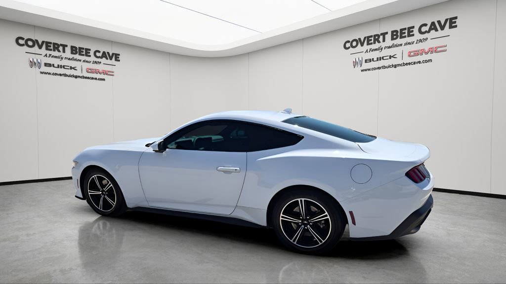 Used 2024 Ford Mustang EcoBoost image 6