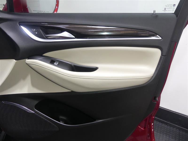 Used 2020 Buick Enclave Essence image 18