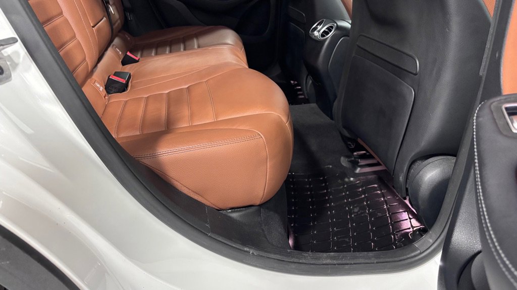 Used 2021 Mercedes-Benz GLC 43 AMG 4MATIC image 24