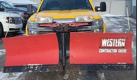 Used 2015 Chevrolet Silverado 3500 W/T w/ Snow Plow Prep Package image 2