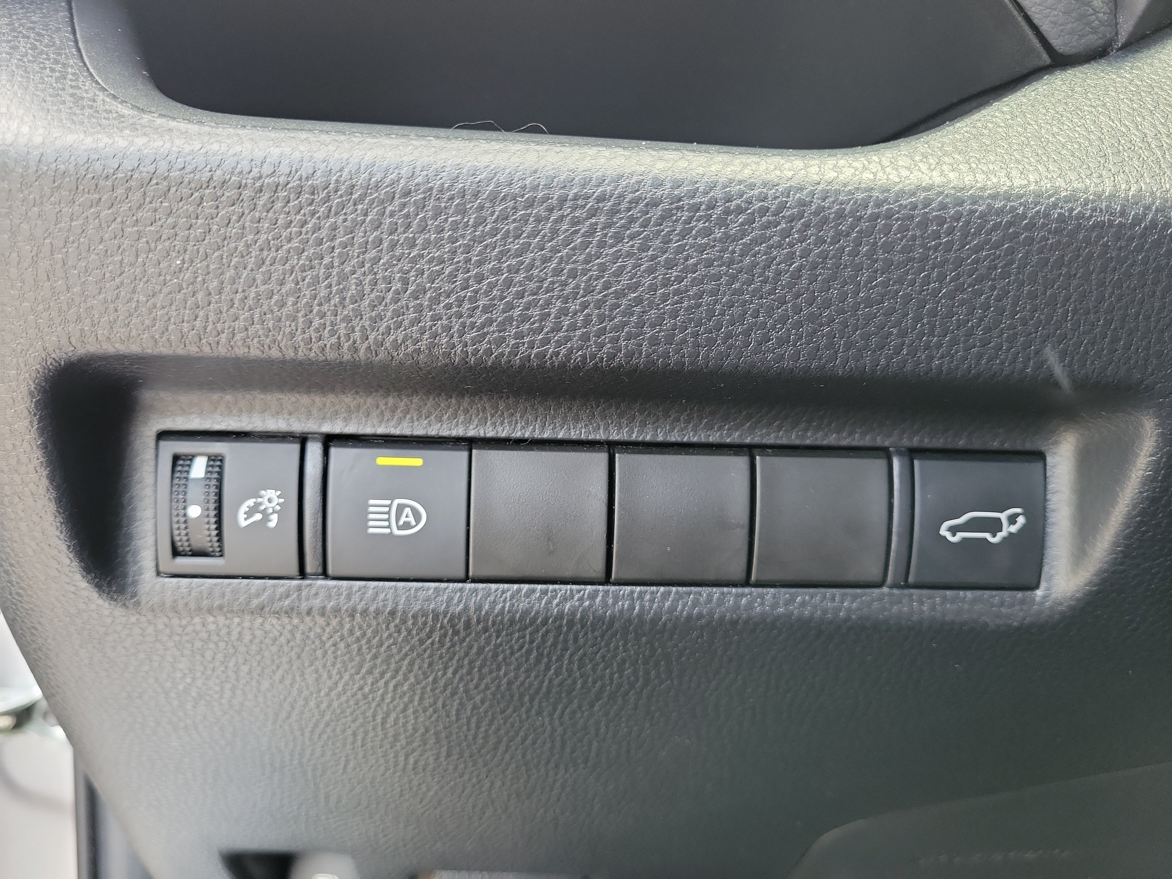 Used 2022 Toyota RAV4 XLE w/ Convenience Package AWD/4WD image 30