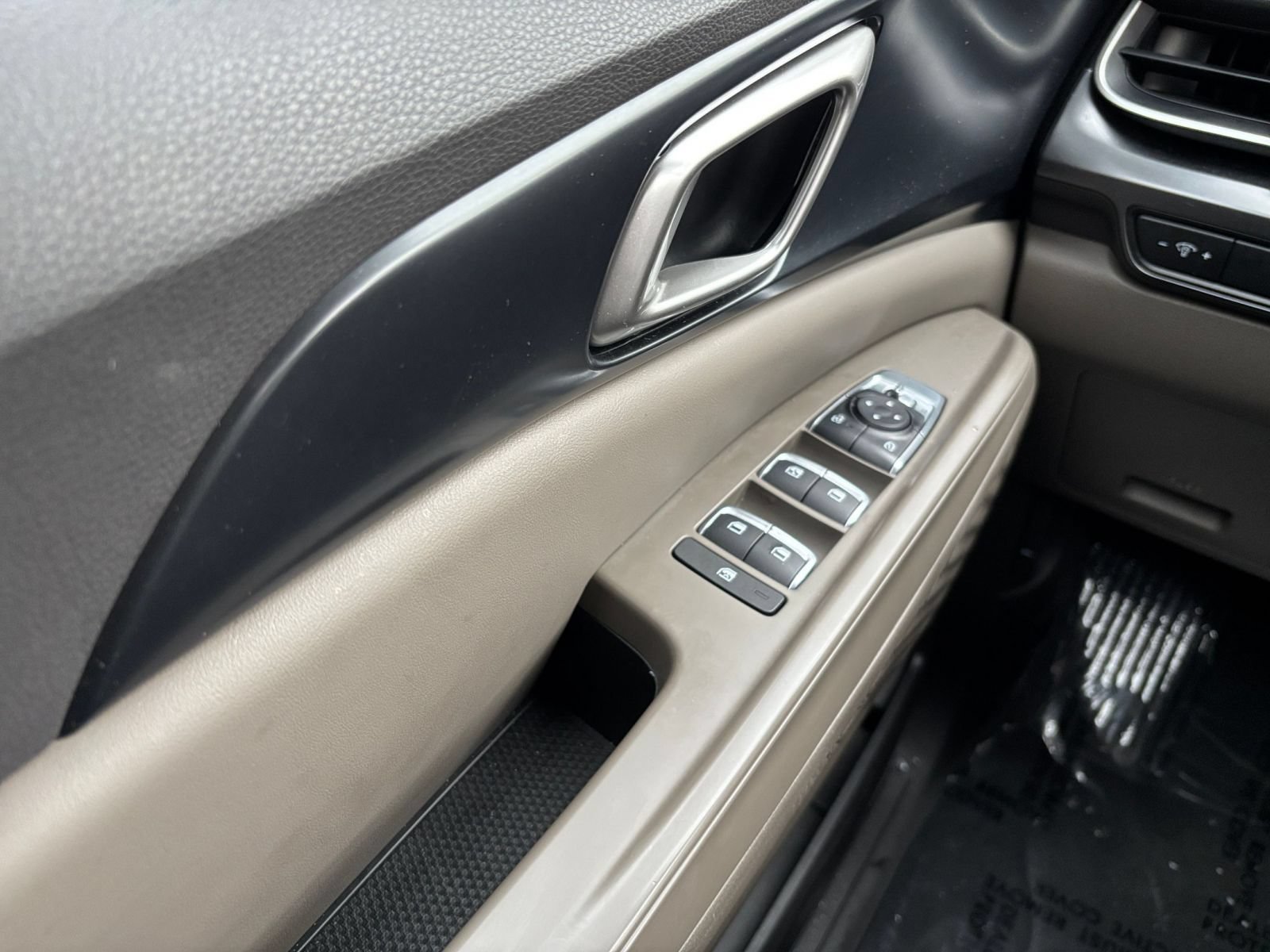 Used 2026 Kia Carnival FWD image 18