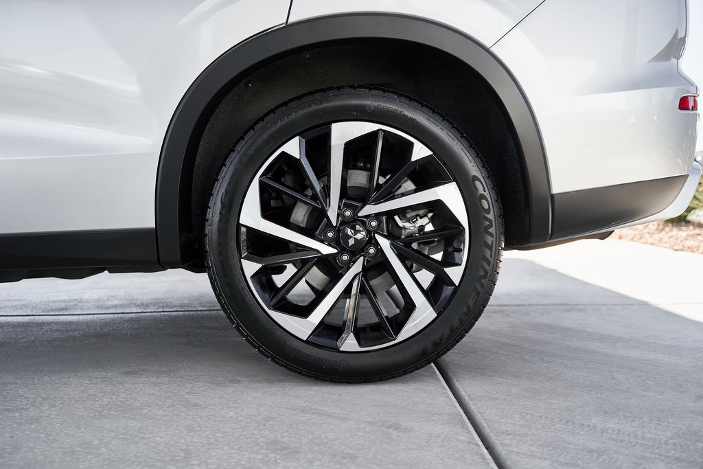 Used 2024 Mitsubishi Outlander SE image 8