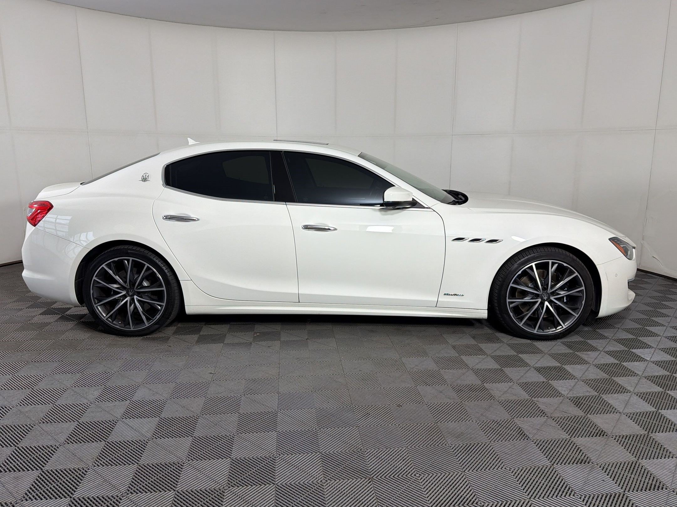 Used 2020 Maserati Ghibli S GranLusso AWD/4WD image 8
