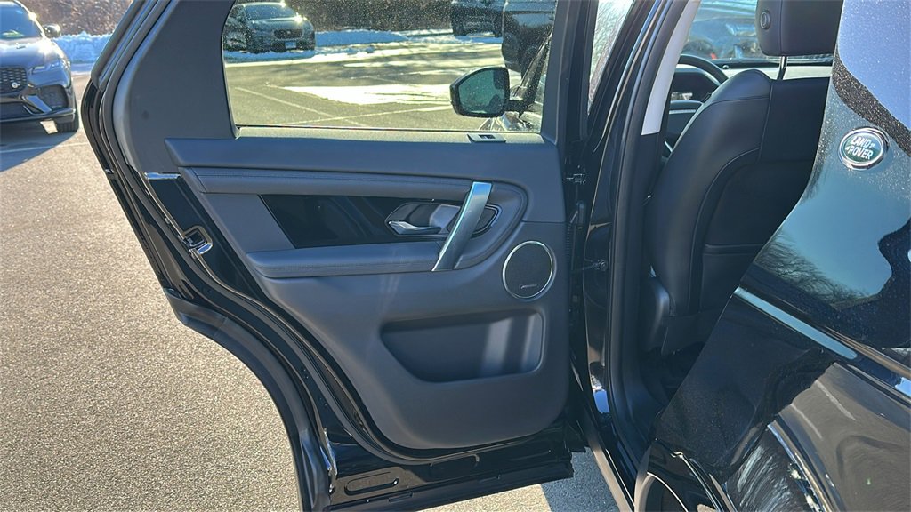 Used 2024 Land Rover Discovery Sport S image 20