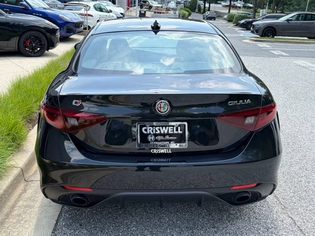 Used 2023 Alfa Romeo Giulia Veloce AWD/4WD image 6