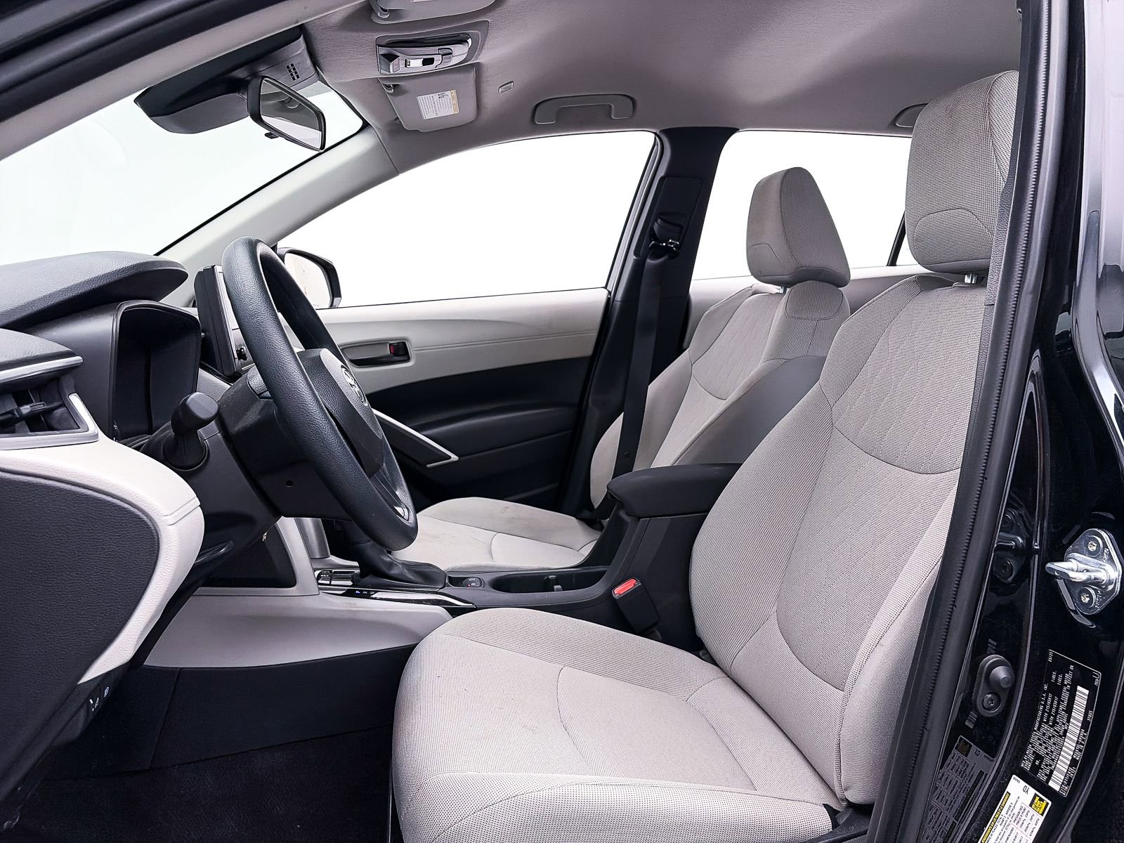 Used 2025 Toyota Corolla Cross L FWD image 17