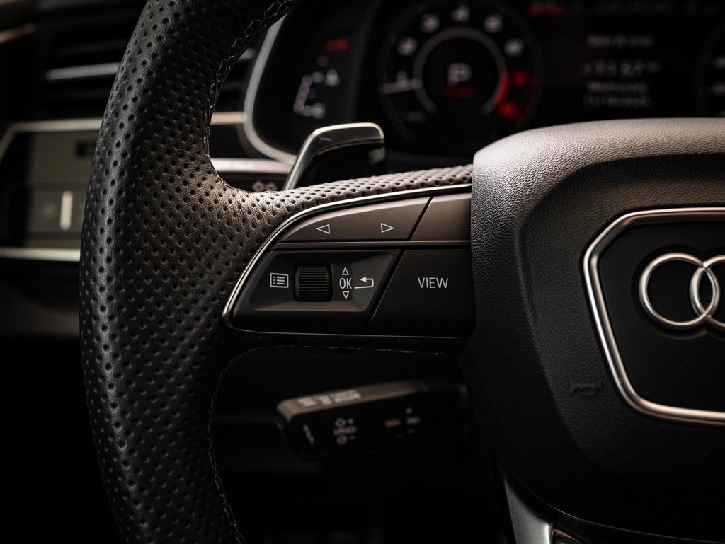 Certified 2024 Audi RS Q8 image 32