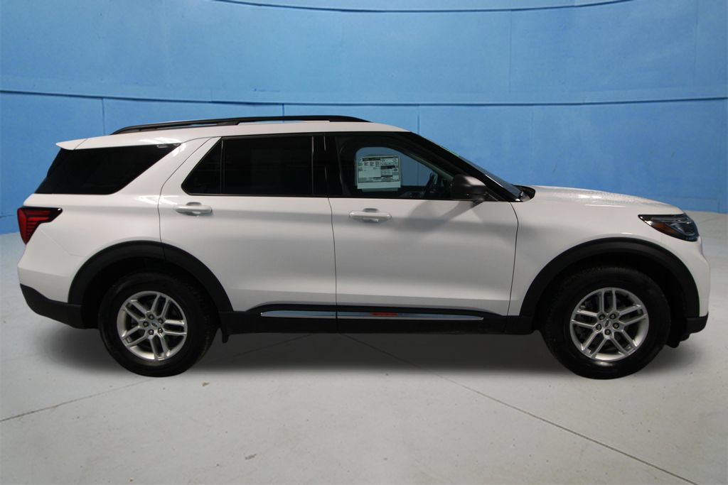 Used 2025 Ford Explorer Active AWD/4WD image 37