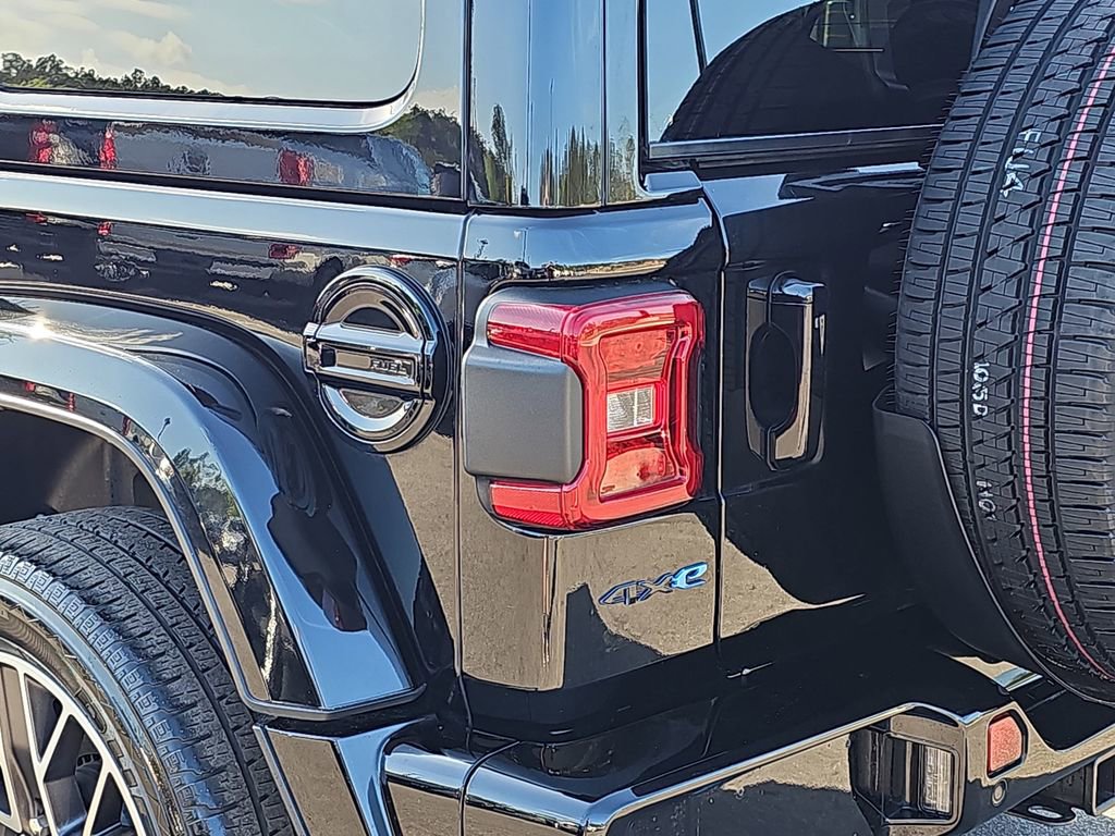 Used 2022 Jeep Wrangler Unlimited Sahara image 38